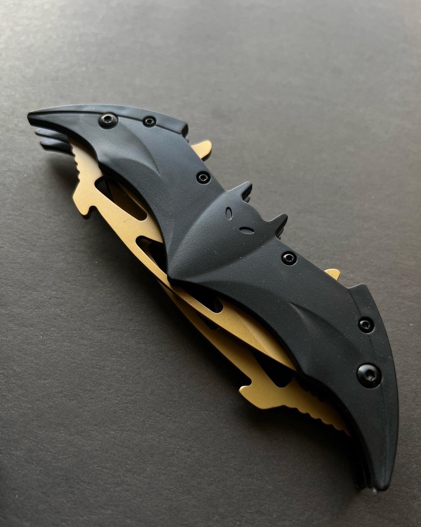 BATMAN DUAL BLADE KNIFE