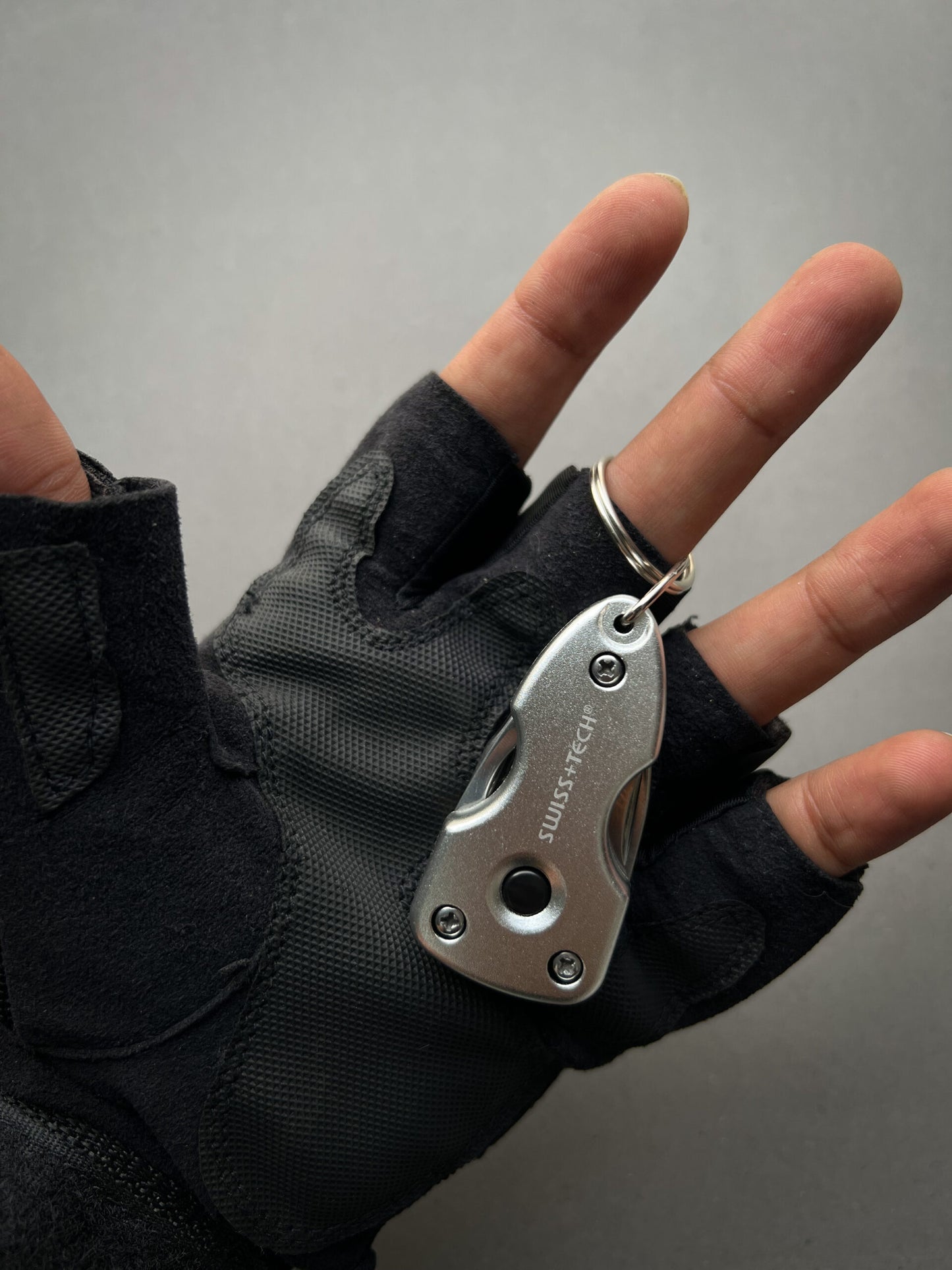 Multitool Keychain ( Swiss + Tech )