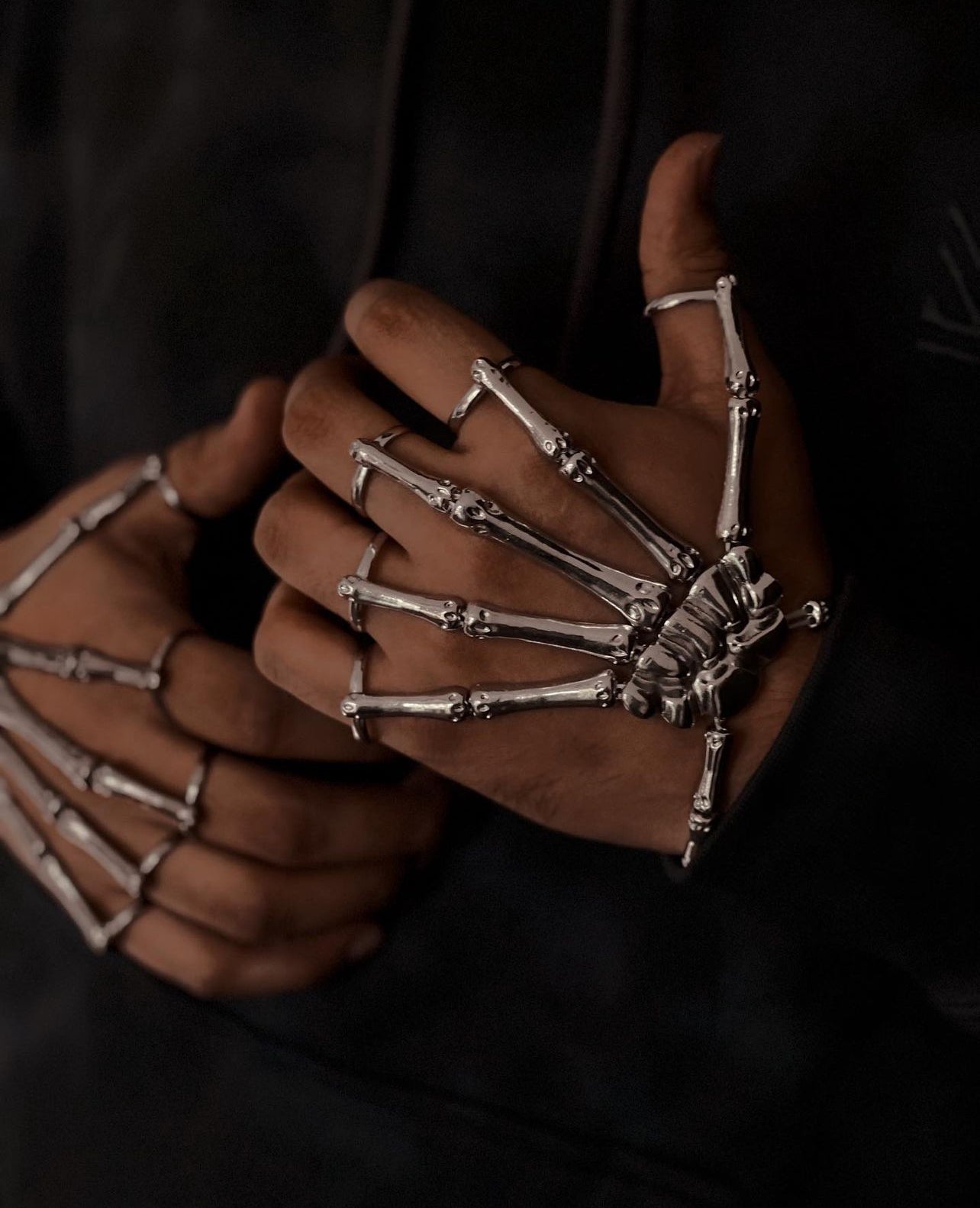 Skeleton Hand Bracelets Rings ( Adustable )